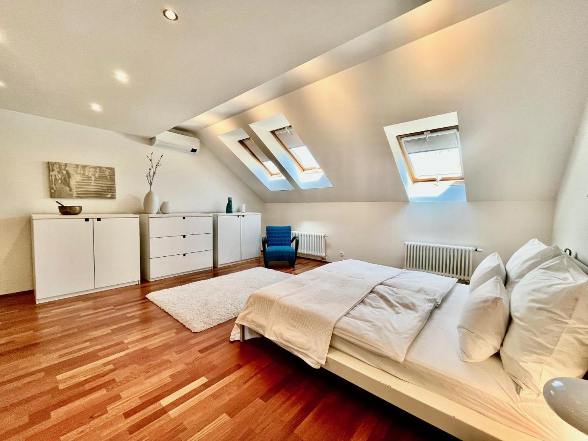 Luxury Penthouse Apartment Прага Экстерьер фото