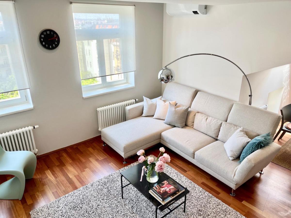Luxury Penthouse Apartment Прага Экстерьер фото